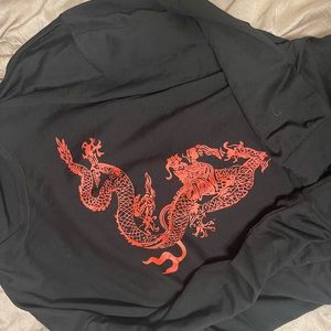 black long sleeved sweatshirt with dragon